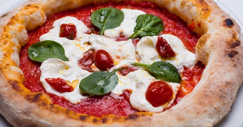 Mini tartelettes apéritives aux tomates cerises et pesto : la recette facile qui fait craquer
